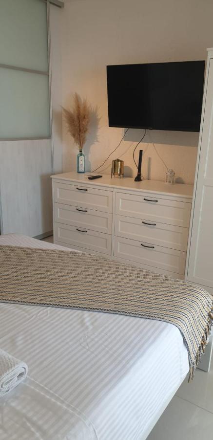 Apartments Marecic Karlobag Ngoại thất bức ảnh